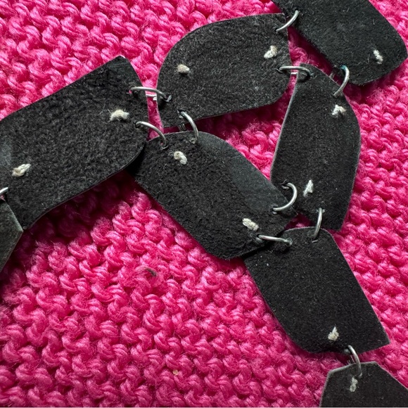 Bib Necklace by Zad - 1980’s - Mirror on Black Suede - Picture 3 of 5